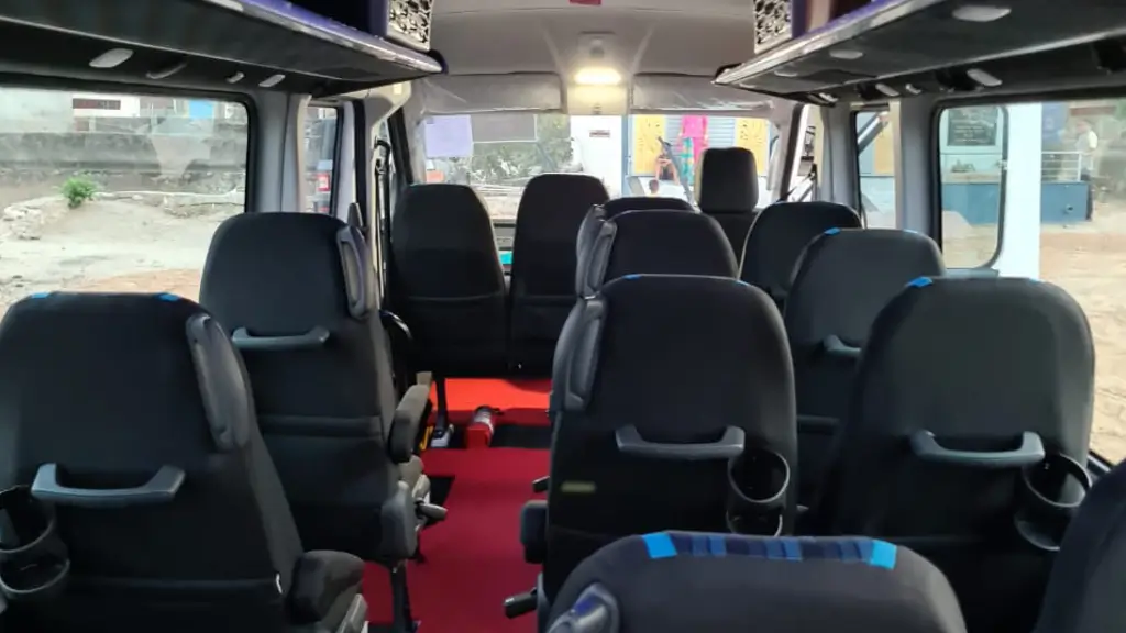 17-seater-new-urbania-3